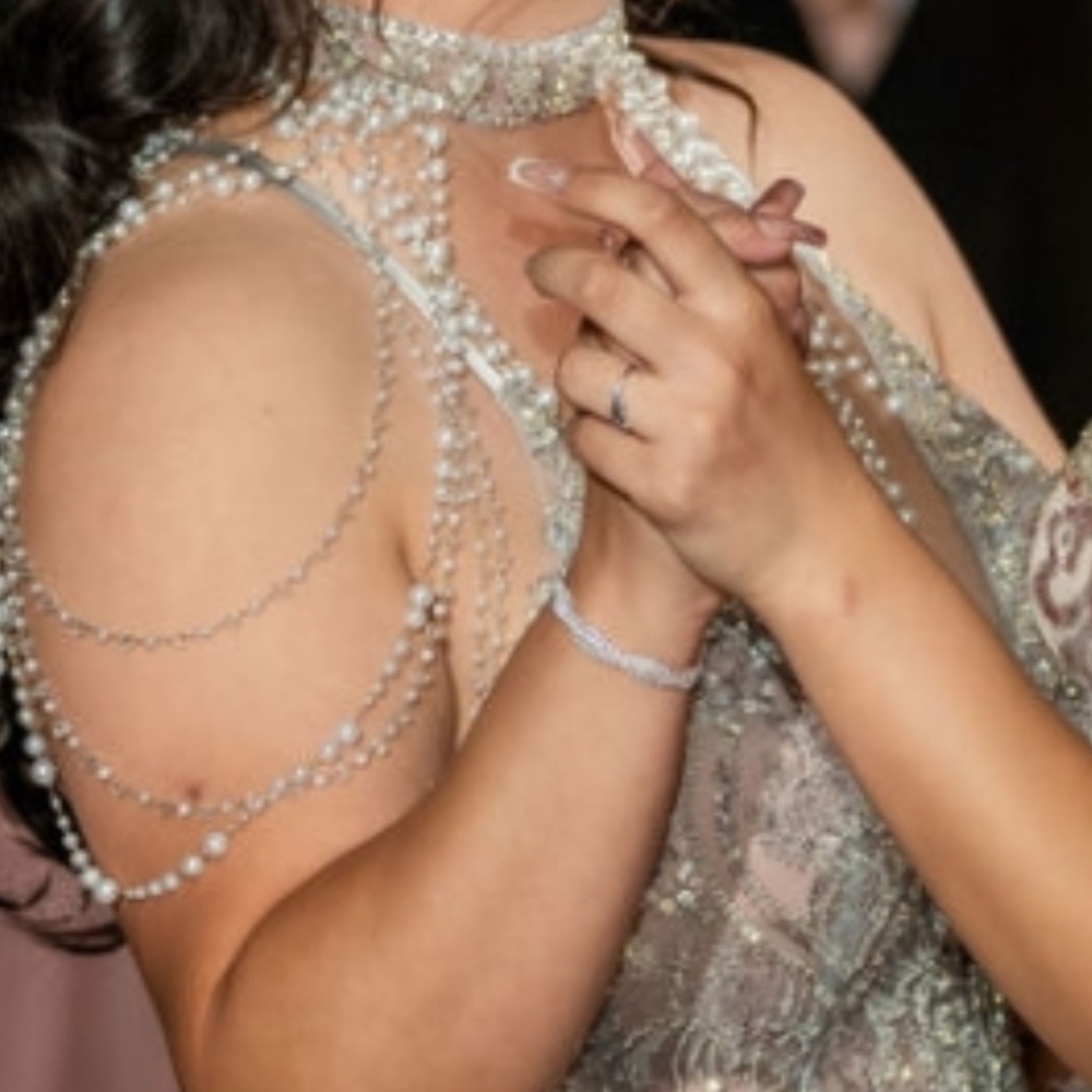 Gown - Picture 2 of 6